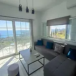 Newly Renovated Endless View Dimitra's House بيت للعطل Vlachata