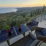 Newly Renovated Endless View Dimitra's House 度假居